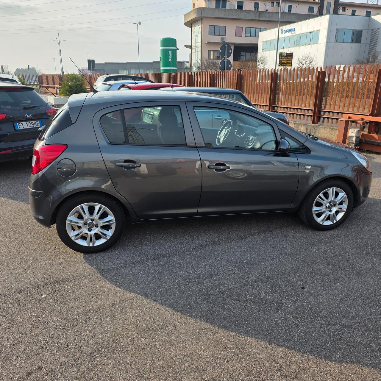 Opel Corsa 1.2 5 porte Cosmo