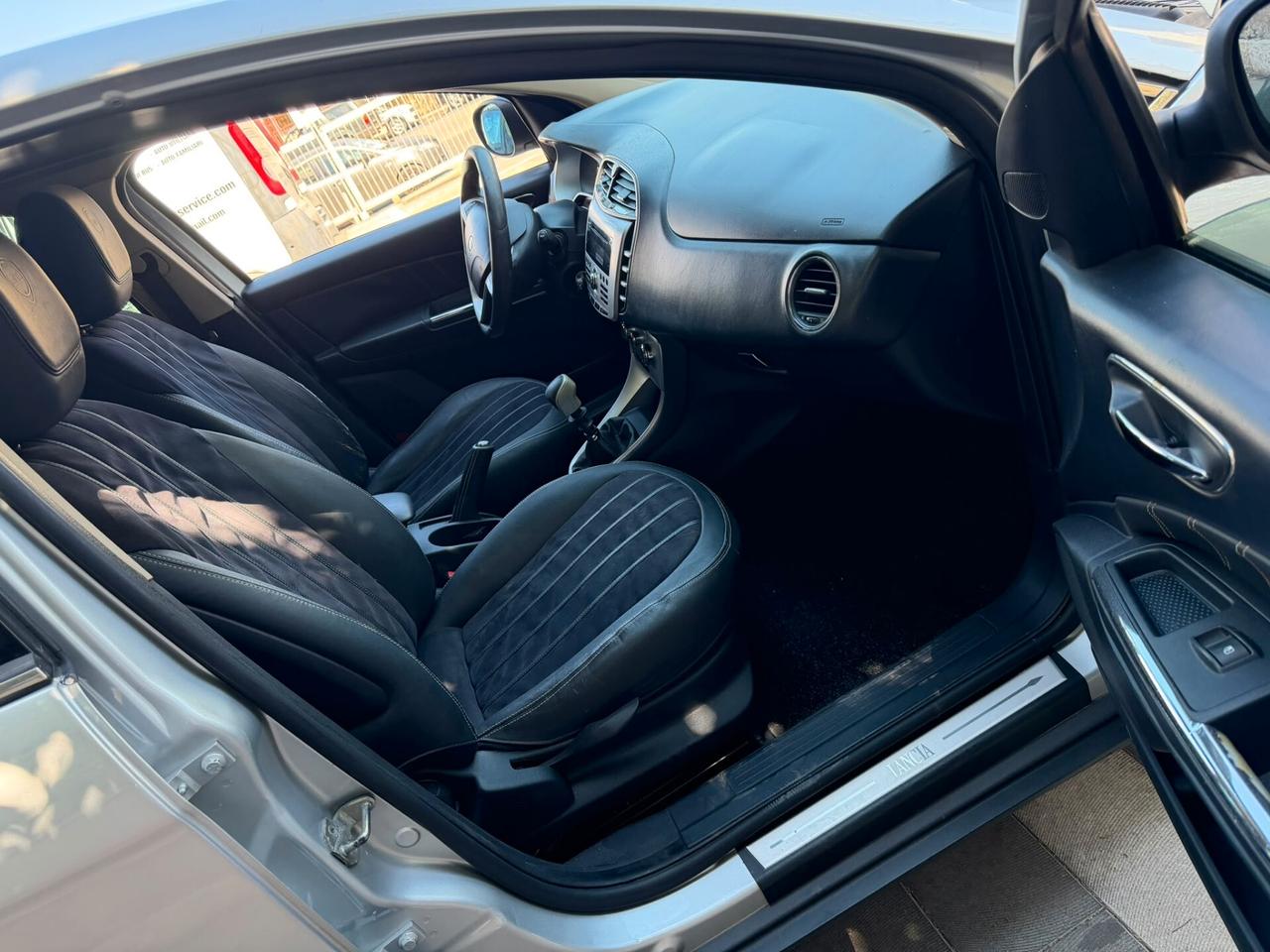 Lancia Delta 1.6 MJT DPF Silver