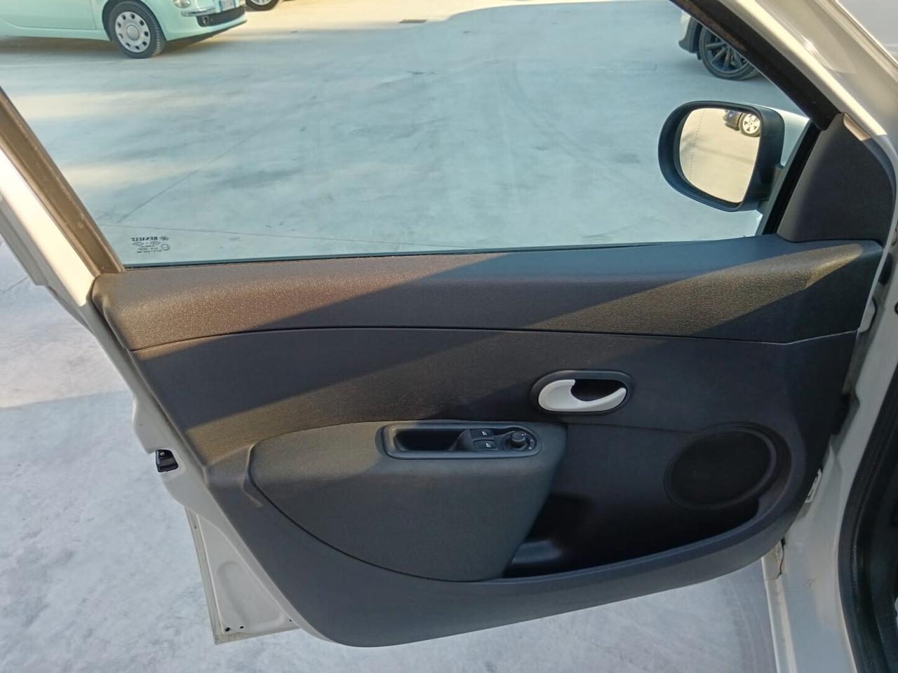 Clio 1.2 16V "OTTIME CONDIZIONI"