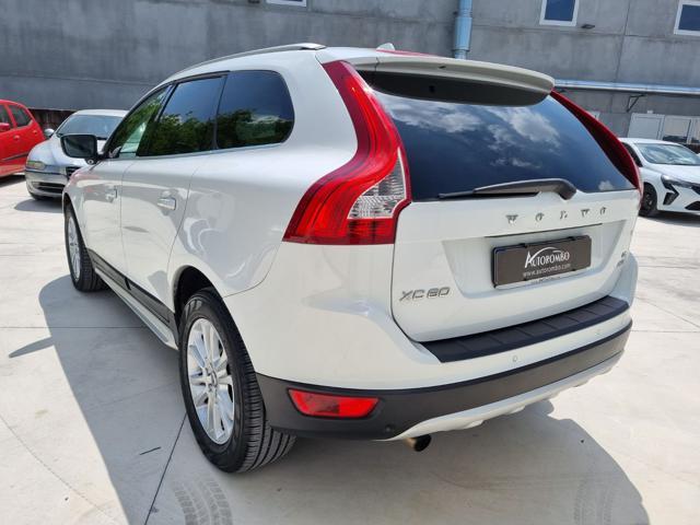 VOLVO XC60 2.4 D5 Momentum