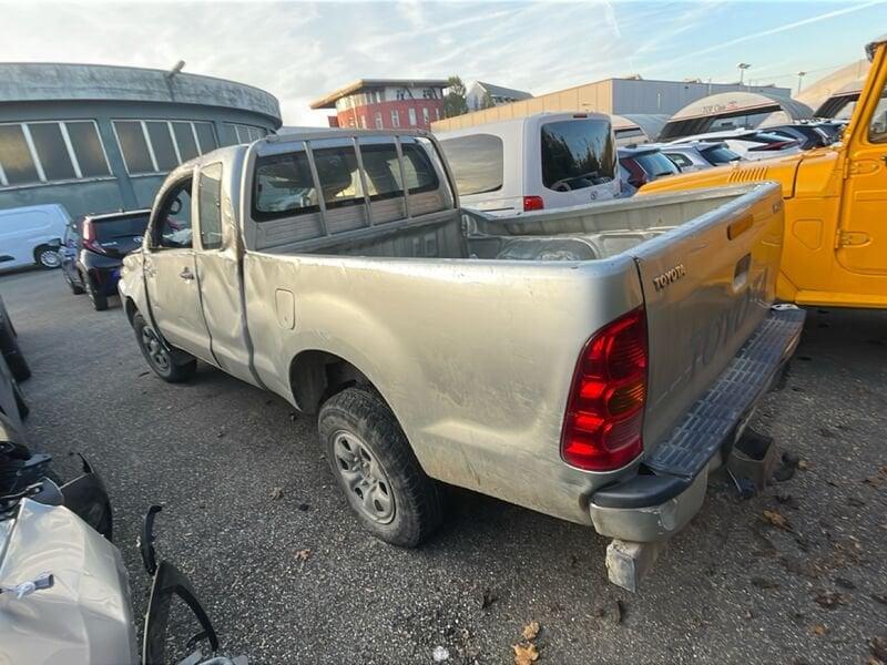 Toyota Hilux Hilux 2.5 D-4D 4WD 2p. Extra Cab DLX PER COMMERCIANTI