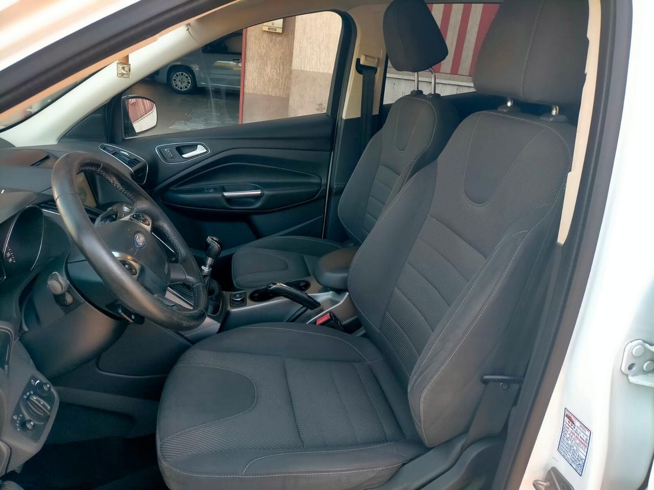 Ford Kuga 2.0 TDCI 120 CV S&S 2WD Titanium