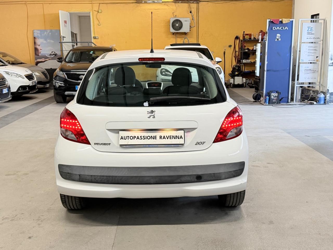 Peugeot 207 1.4 HDi 70CV 5p. Allure