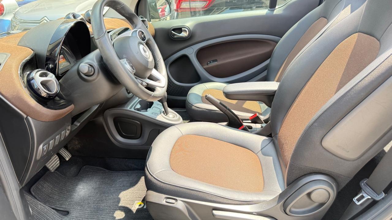 Smart ForTwo 90 0.9 T twinamic cabrio Perfect LED PELLE KAMERA PDC BLUETOOTH
