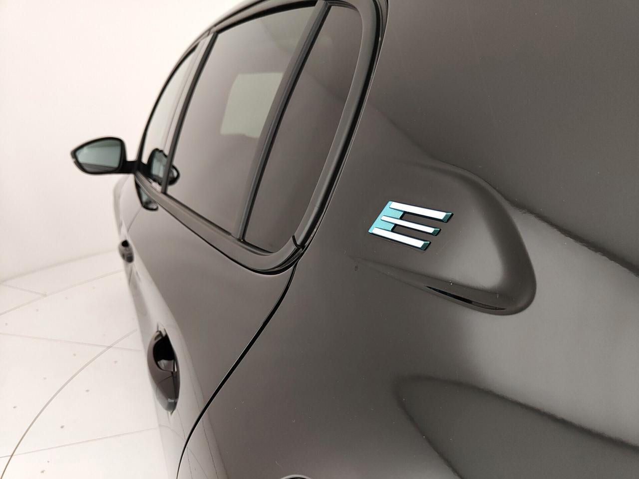 Peugeot 208 motore elettrico 136 CV 5 porte Allure