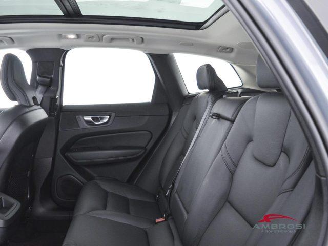 VOLVO XC60 B4 (d) AWD automatico Plus Dark- AUTOCARRO N1