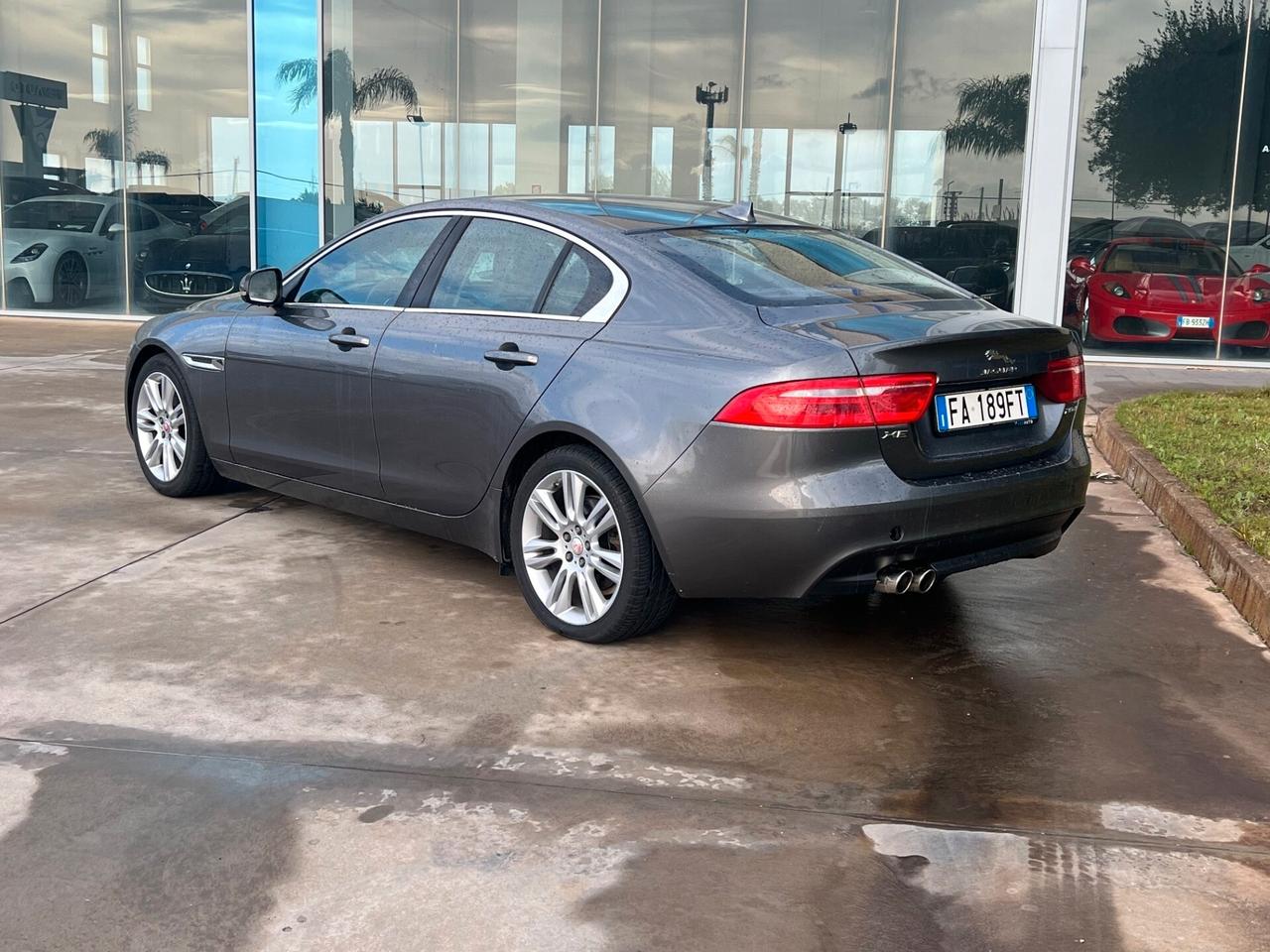 Jaguar XE 2.0 D Turbo 180CV aut. Prestige Business Edition
