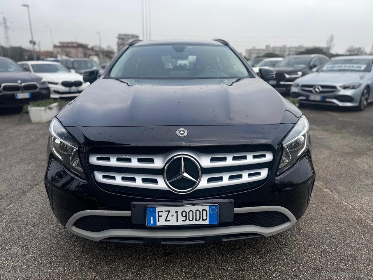 MERCEDES-BENZ GLA 180 Executive