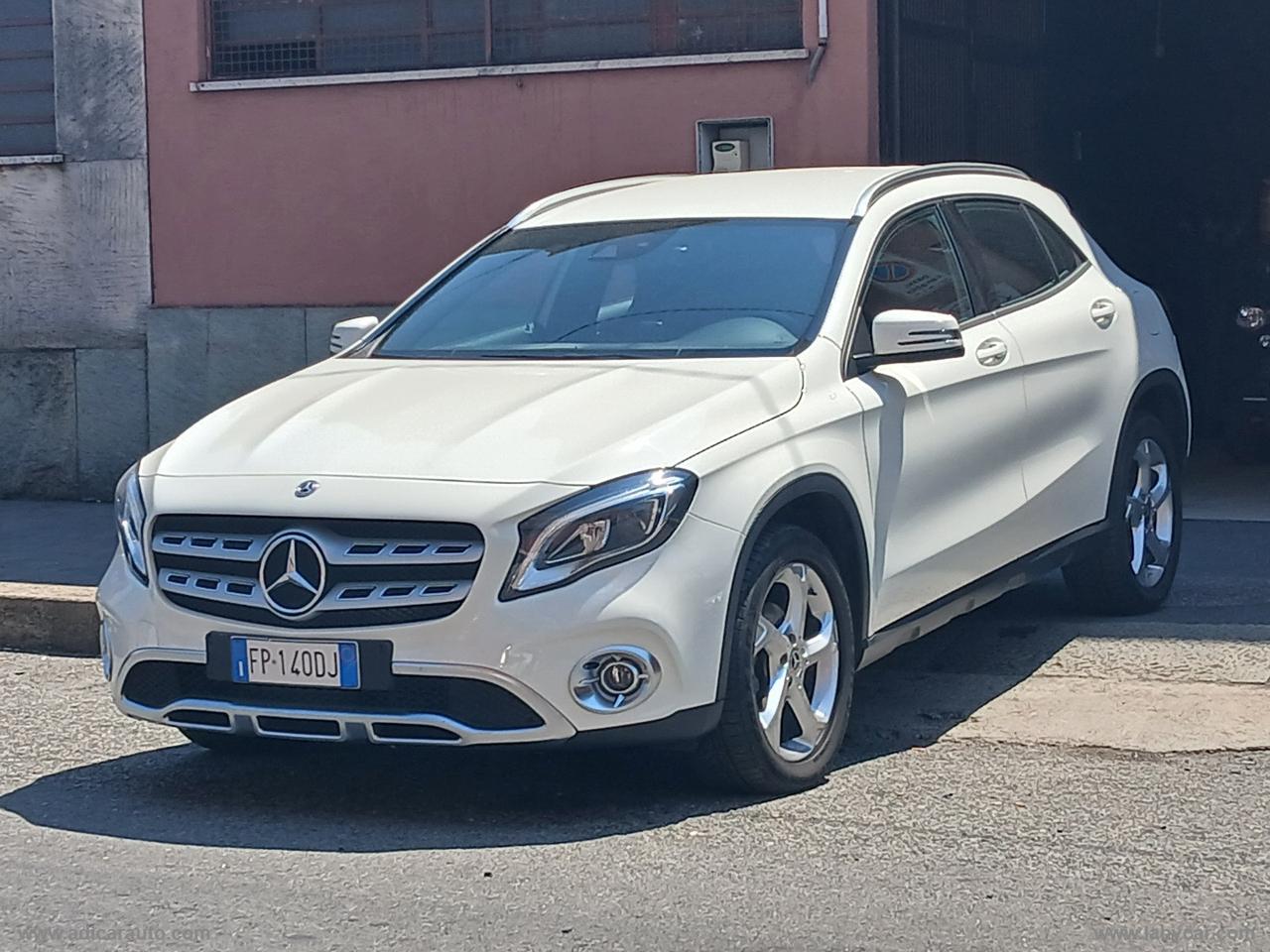MERCEDES-BENZ GLA 200 d Automatic 4Matic Sport