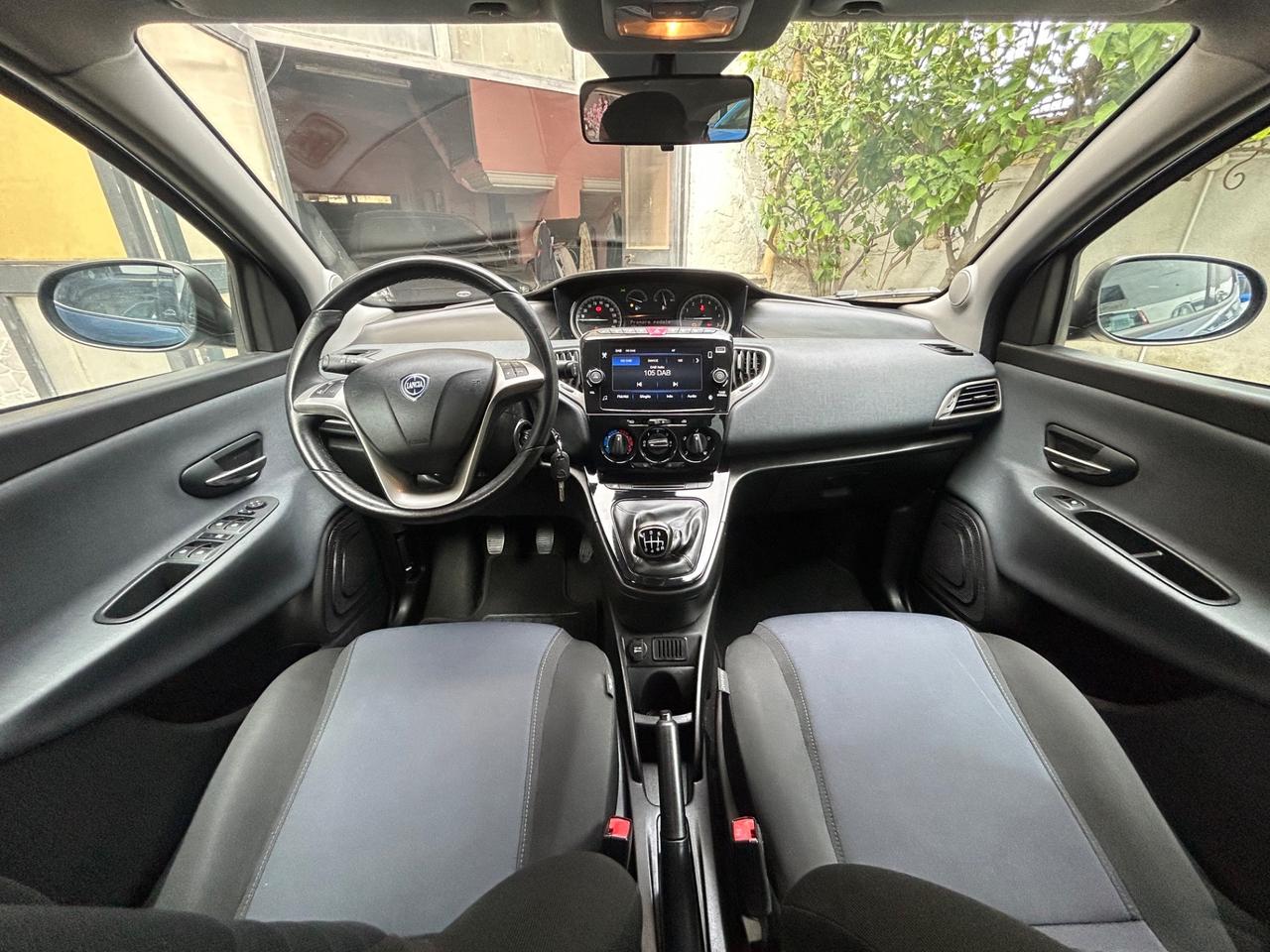 Lancia Ypsilon 1.0 FireFly 5 porte S&S Hybrid Ecochic Gold