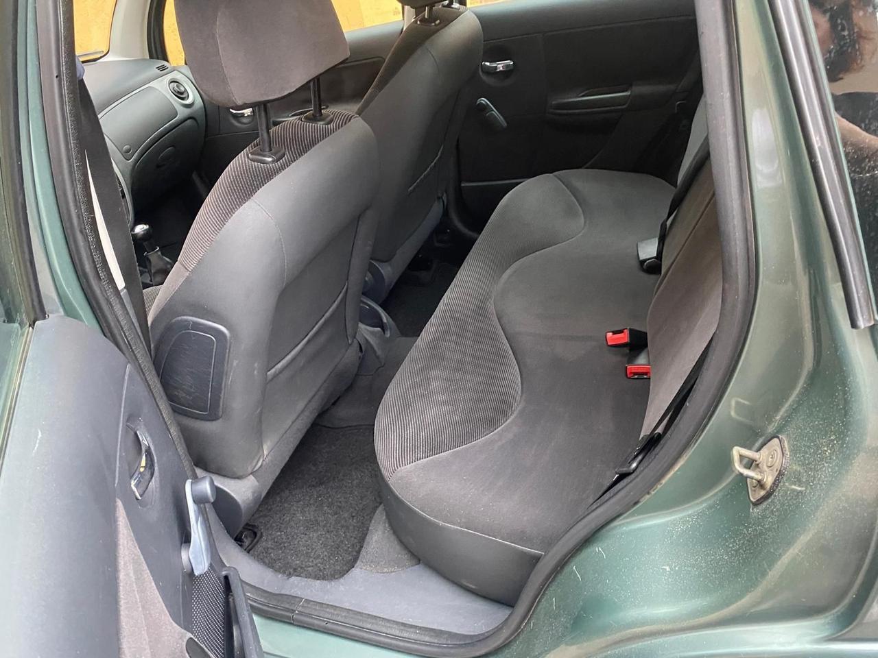 CITROEN C3 1.1 MOLTO BELLA GUARDA SOLO 136000 KM