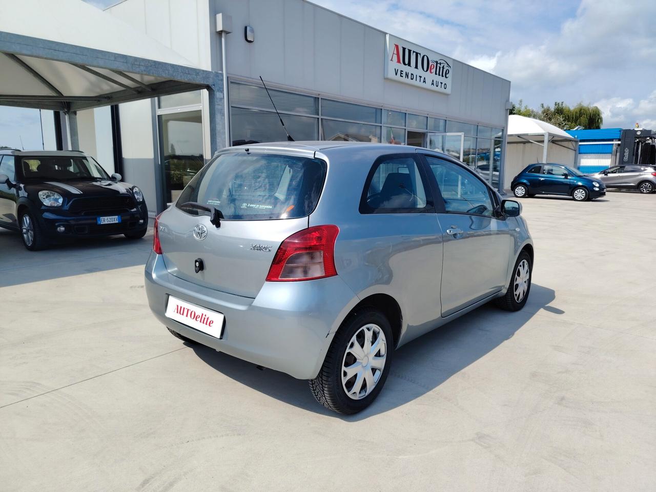 Toyota Yaris 1.0 3 porte Sol