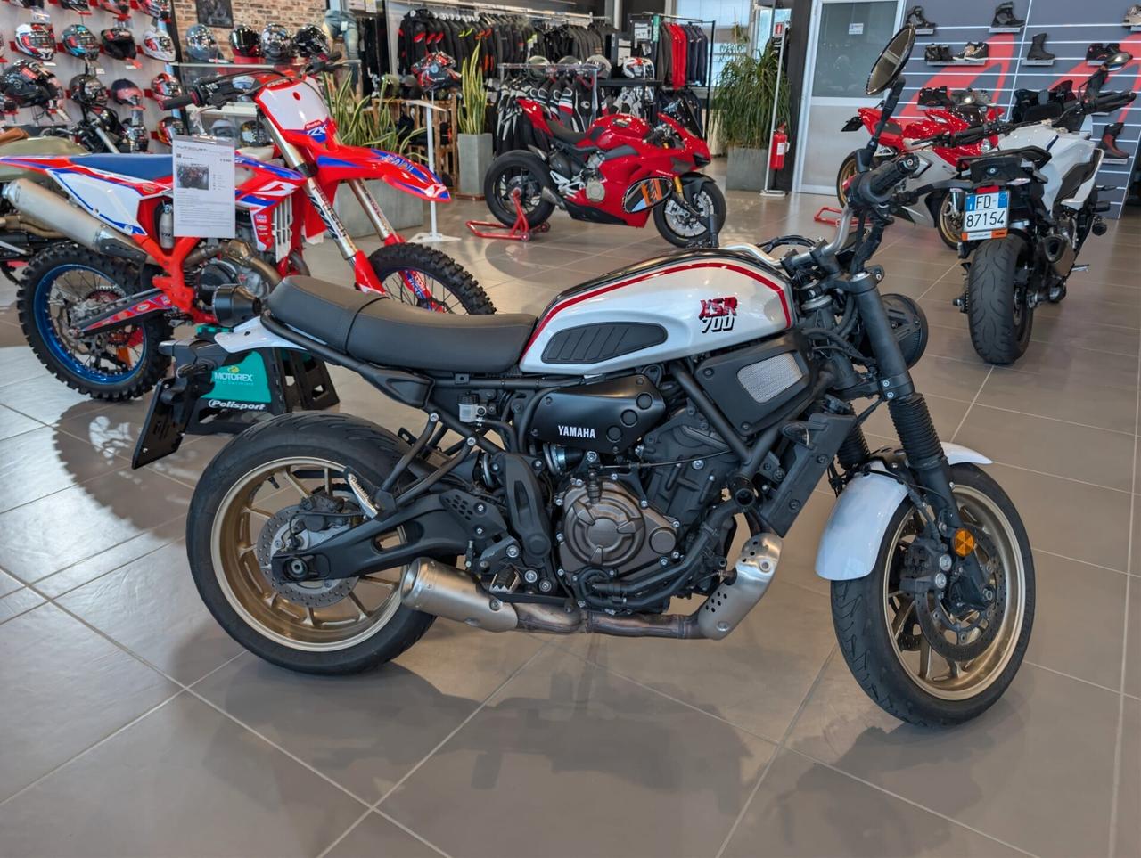 Yamaha XSR 700 X-TRIBUTE