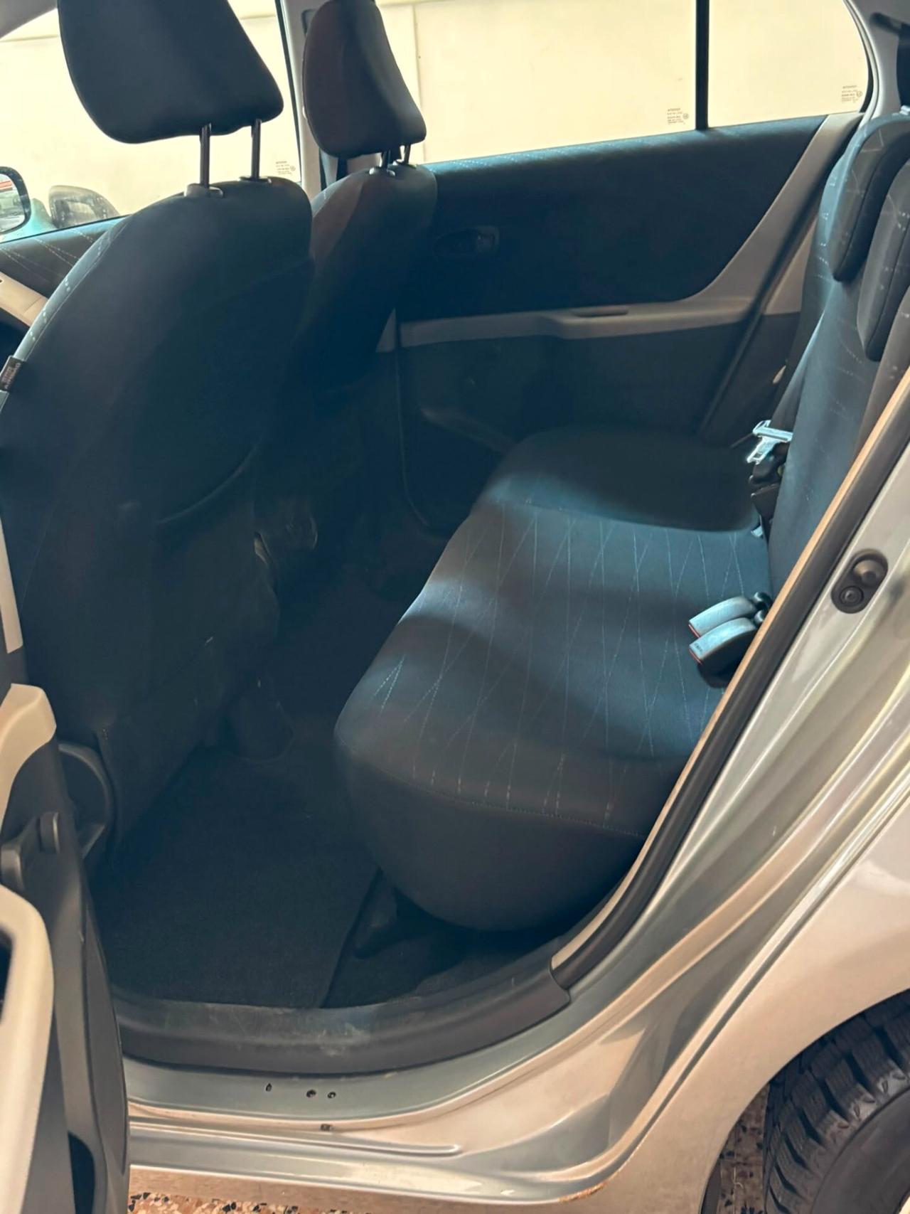 Toyota Yaris 1.0 5 porte Sol
