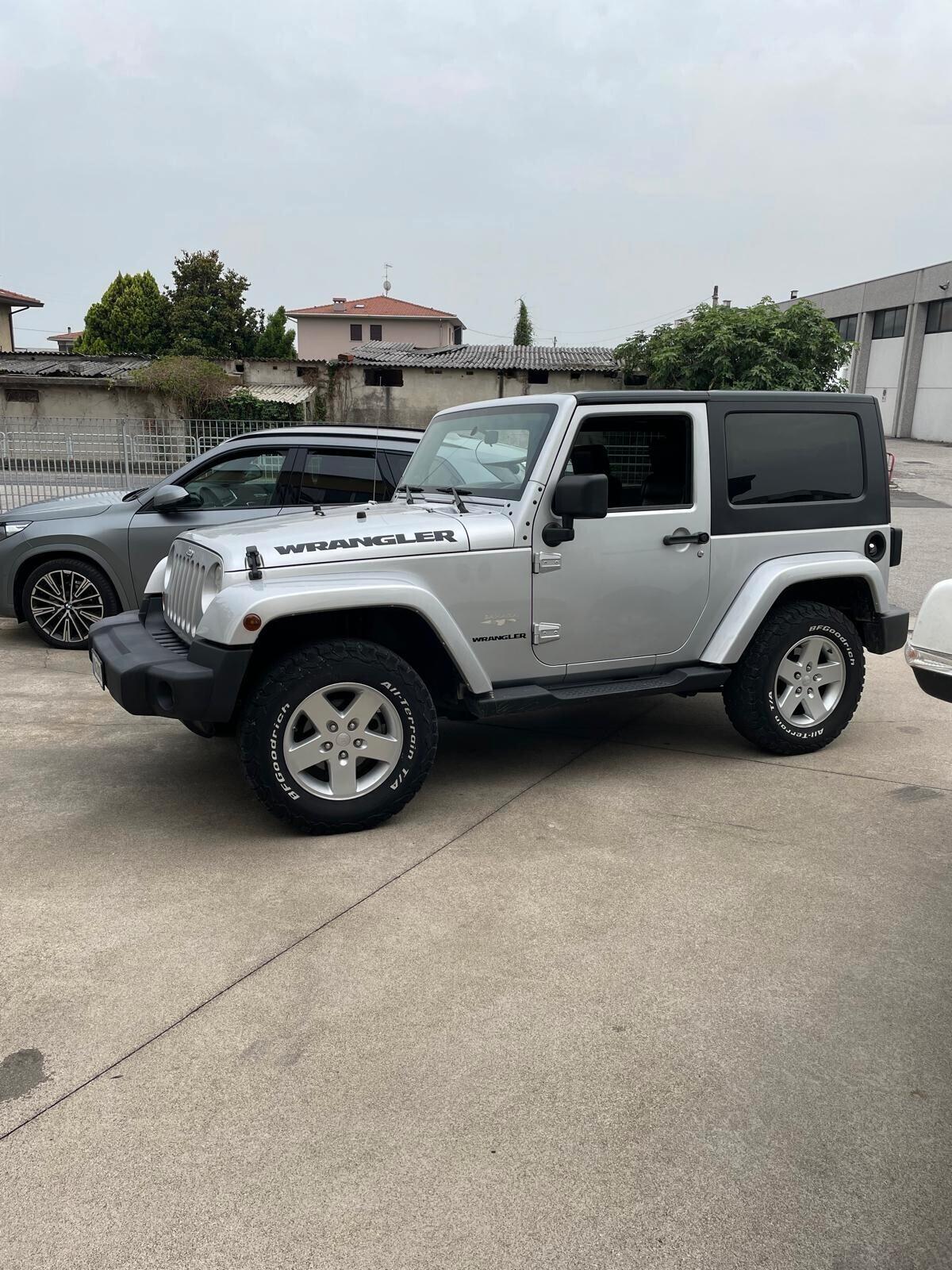 Jeep Wrangler 2.8 CRD DPF Sport Auto **Soft top/Hard top**