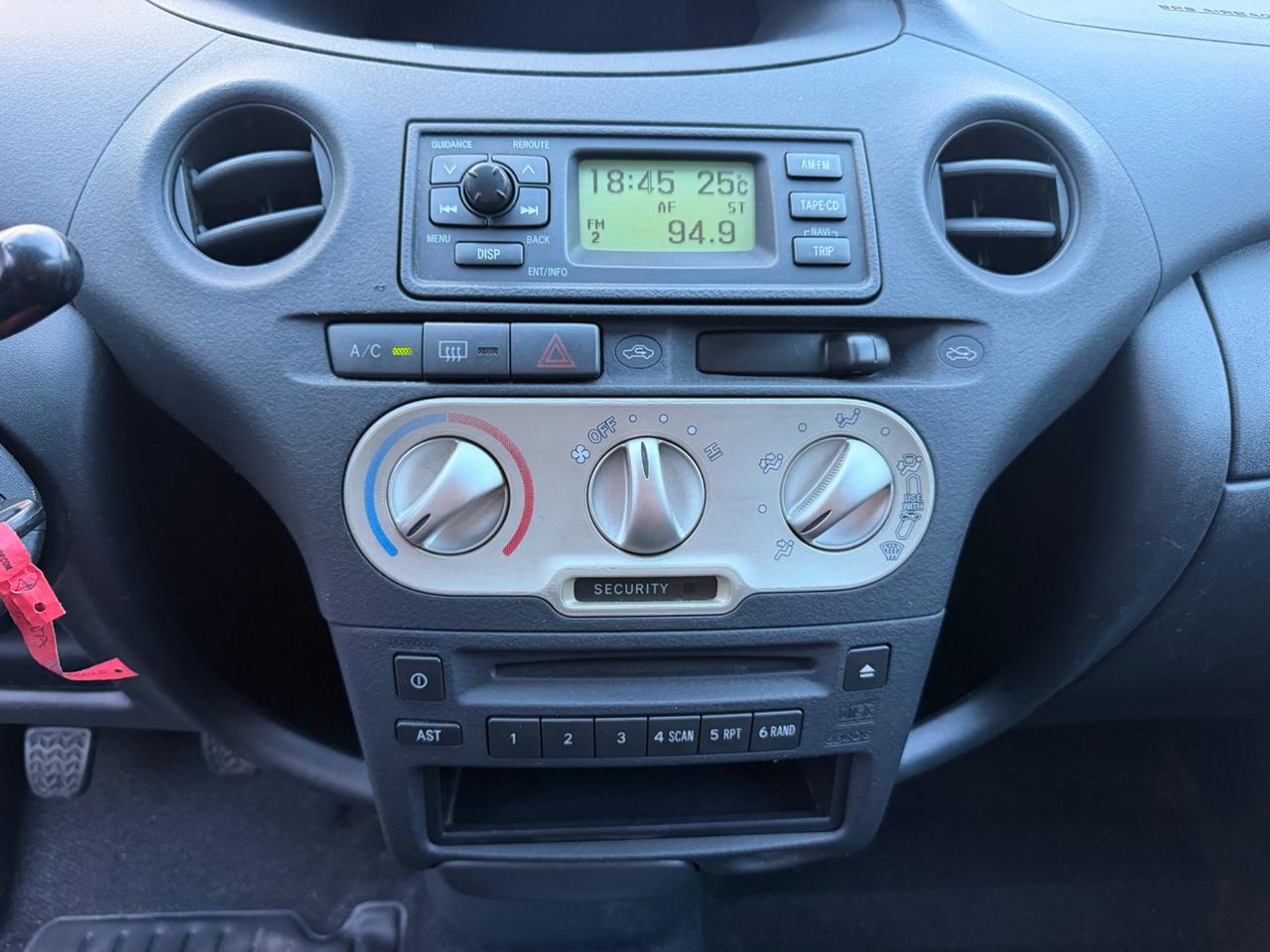 Toyota Yaris 1.3i 16V cat 5 porte Sol Blue