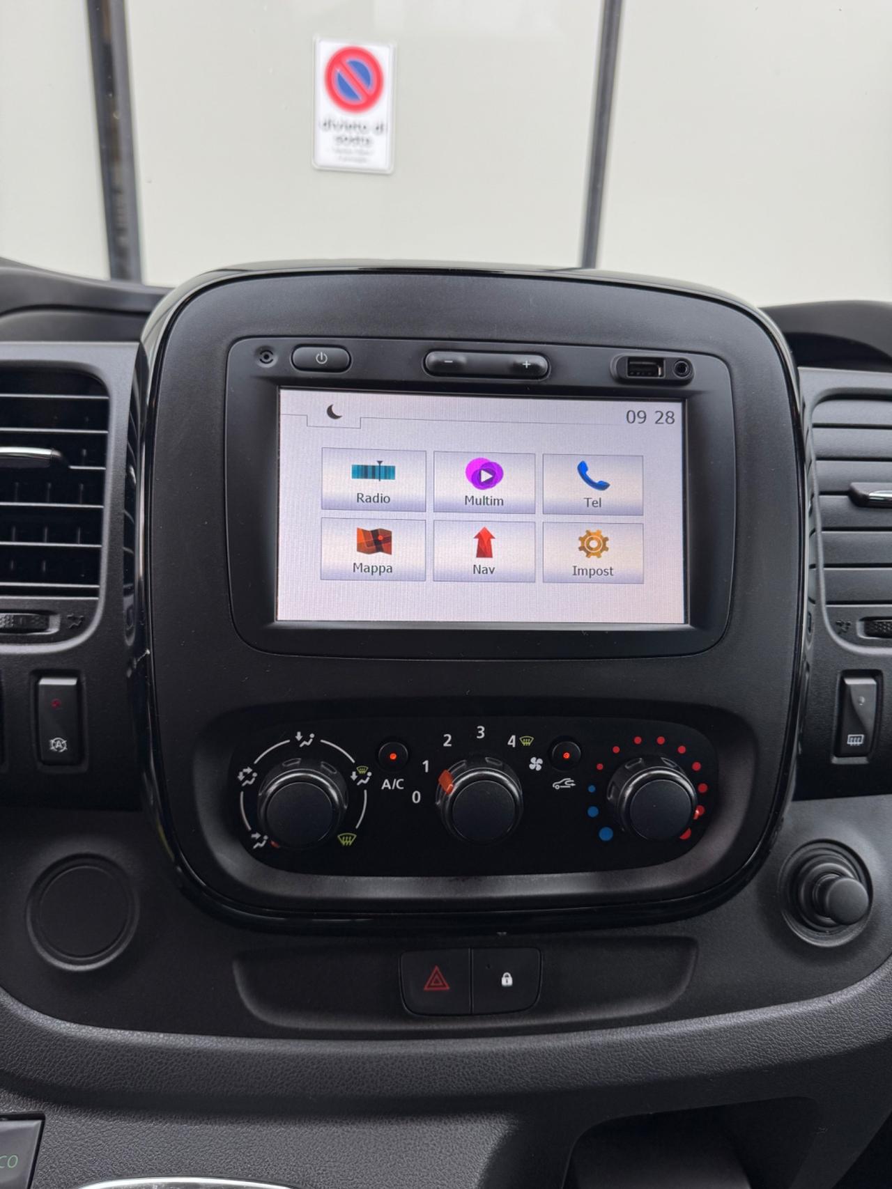 Opel Vivaro 9 posti