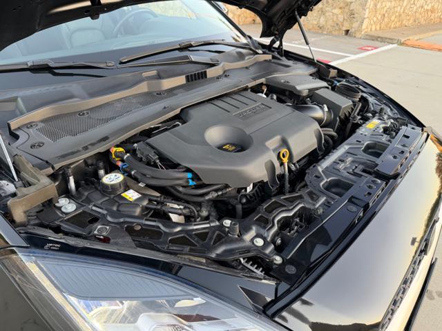 JAGUAR E-Pace 2.0D I4 163 CV AWD MHEV+AUTOCARRO+TOTAL BLACK