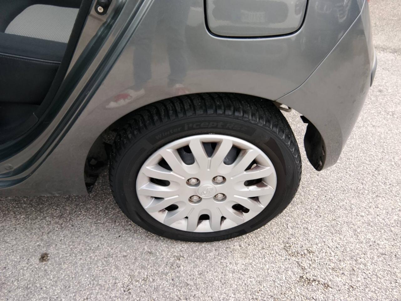 Hyundai i10 1.1 GPL CASA MADRE