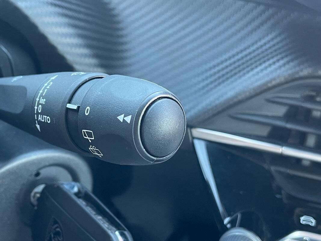 Peugeot 208 1.2 puretech Allure s&s 100cv CON CARPLAY
