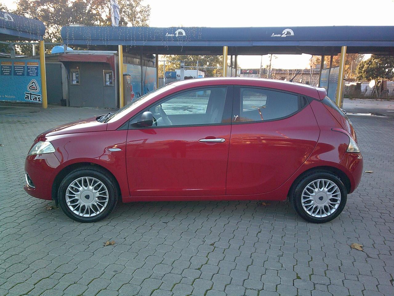 Lancia Ypsilon 1.2 69 CV 5 porte Silver