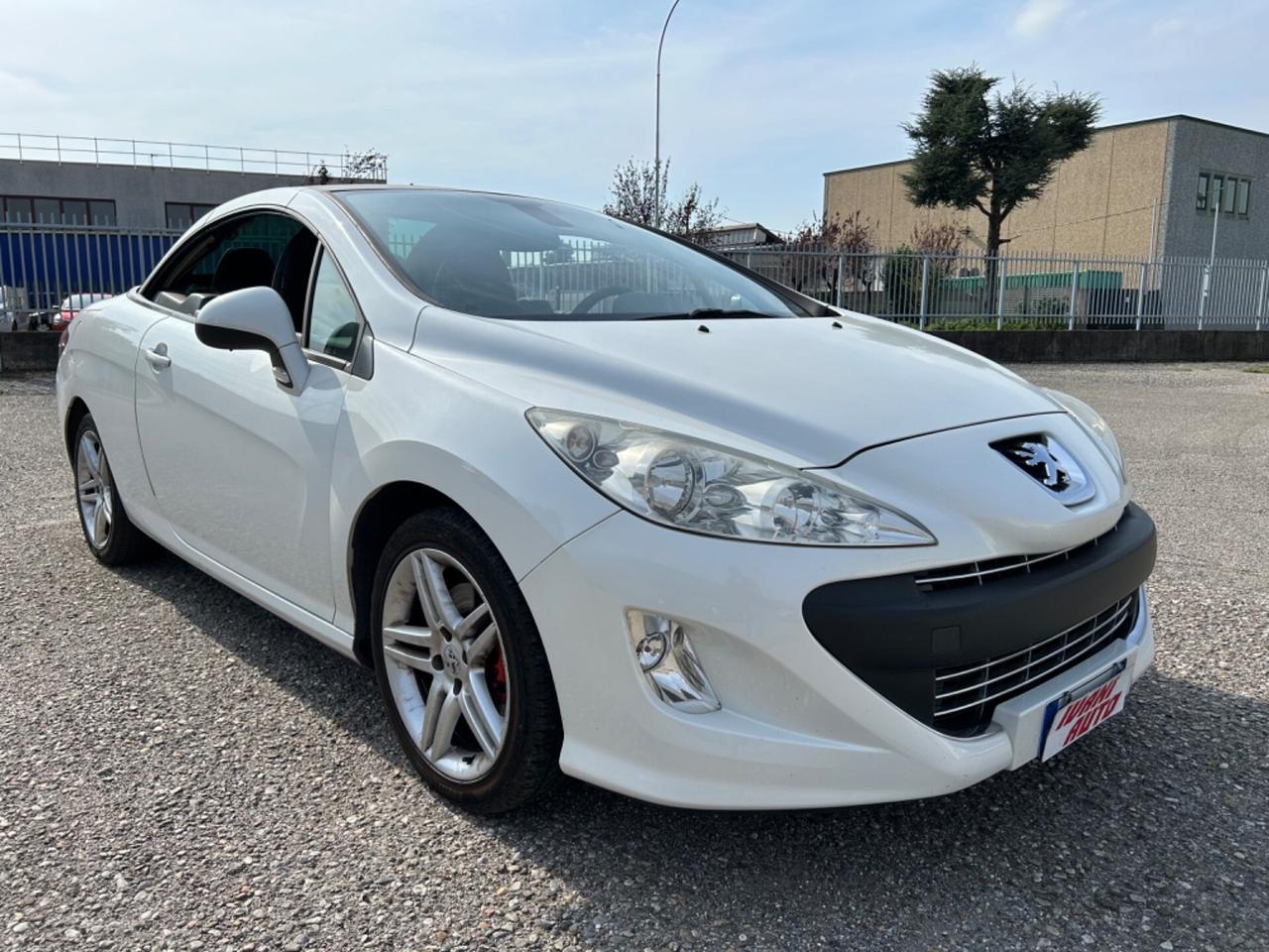 Peugeot 308 2.0 HDi 140CV CC Féline