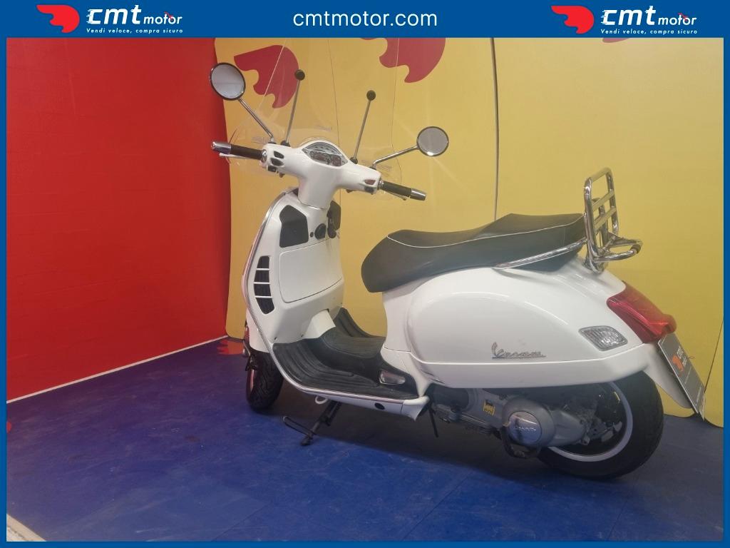 Piaggio Vespa GTS 300 - 2013