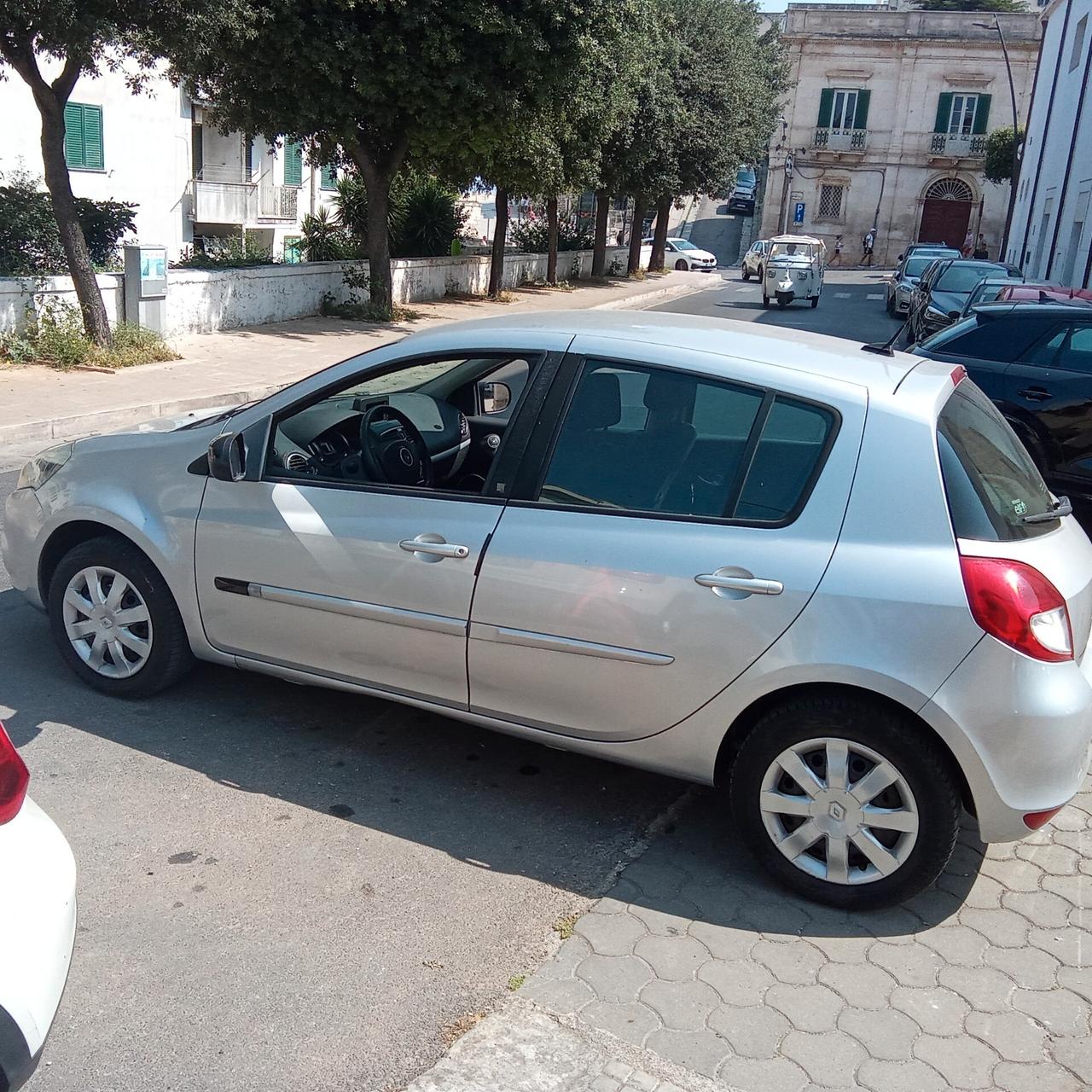 Renault Clio 1.2 16V 5 porte Dynamique
