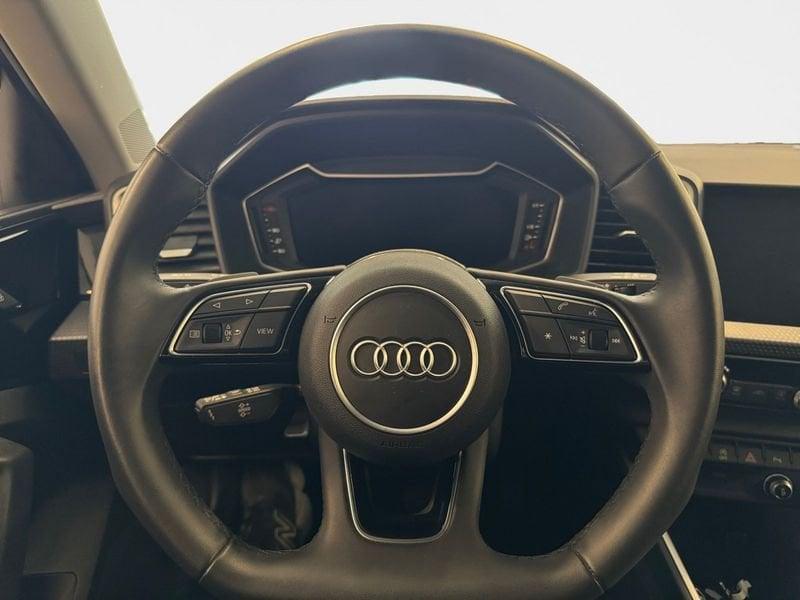 Audi A1 Sportback 30 1.0 tfsi Identity Black 116cv s-tronic