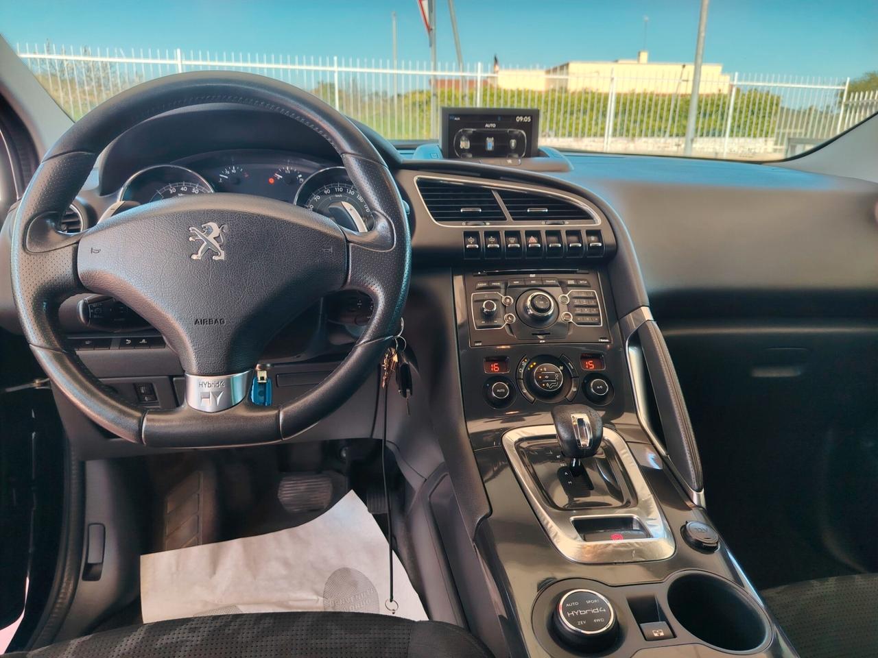 Peugeot 3008 HYbrid4 diesel full opt.