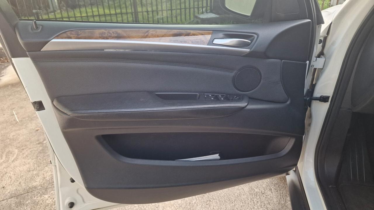 BMW X5 xDrive30d Futura - 2011