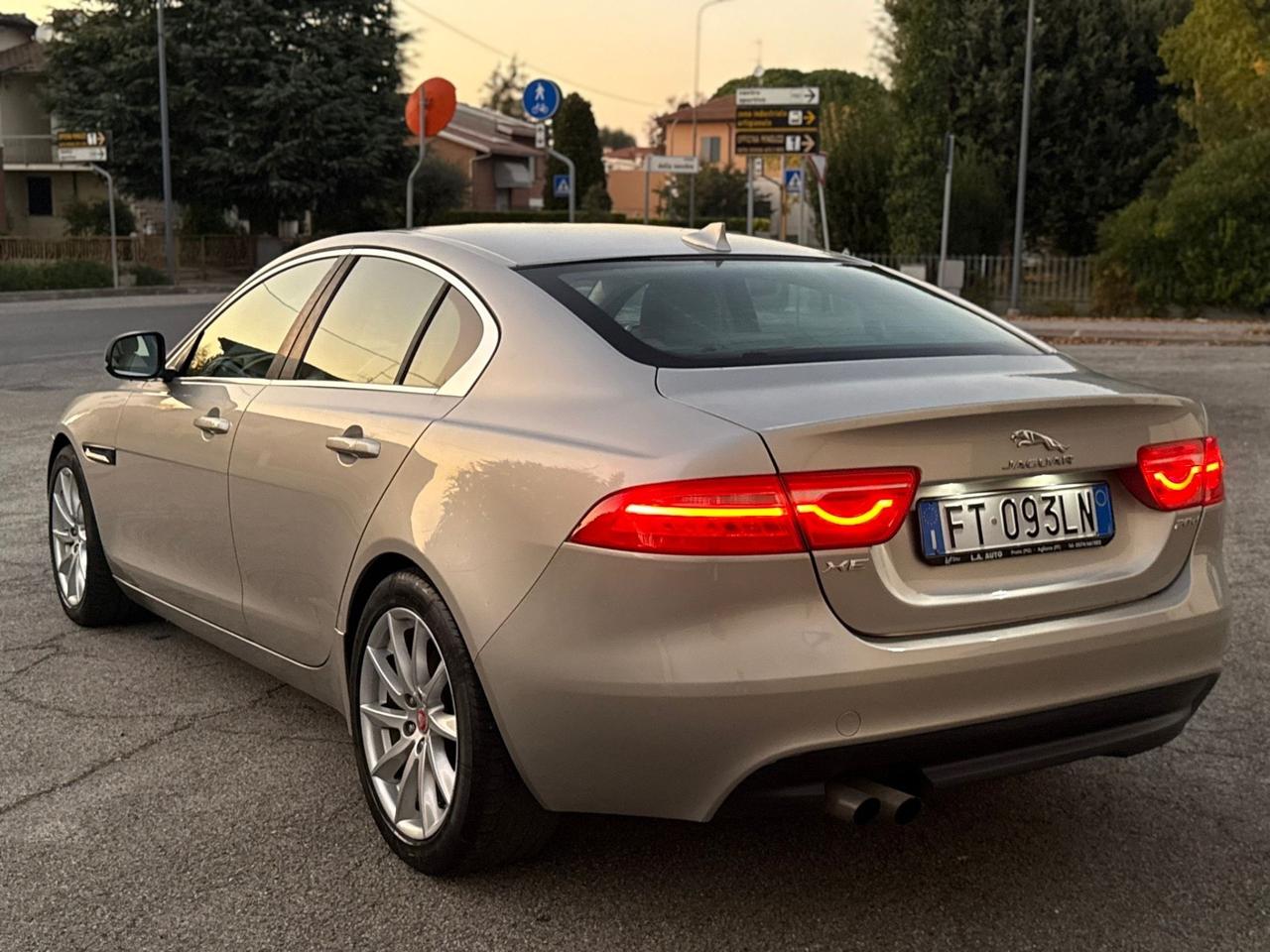 Jaguar XE 2.0 D 180 CV aut. Portfolio