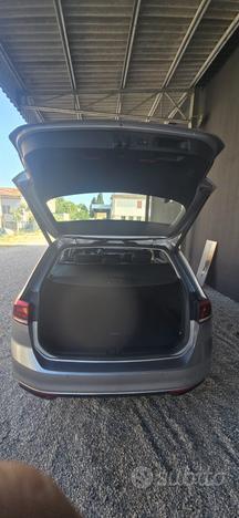 VOLKSWAGEN Passat 9 serie - 2019