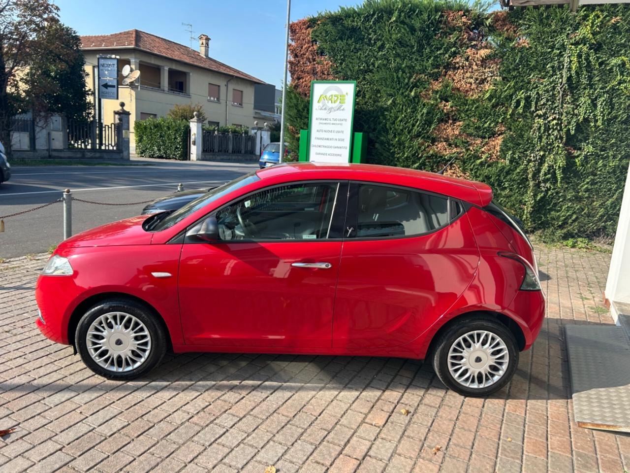 Lancia Ypsilon 1.2 69 CV 5 porte Platinum