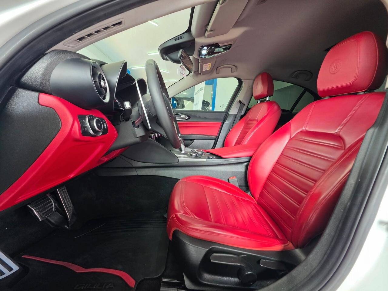 Alfa Romeo Giulia 2.2jtdm AT8 2017 99000km