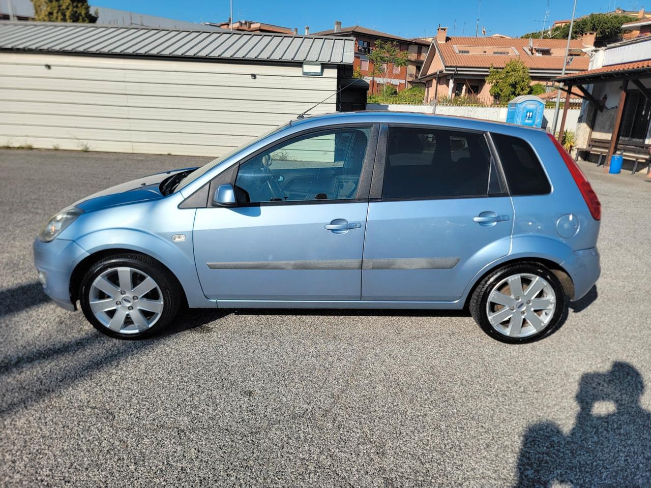 Ford Fiesta tdci 1.4 titanium 5 porte