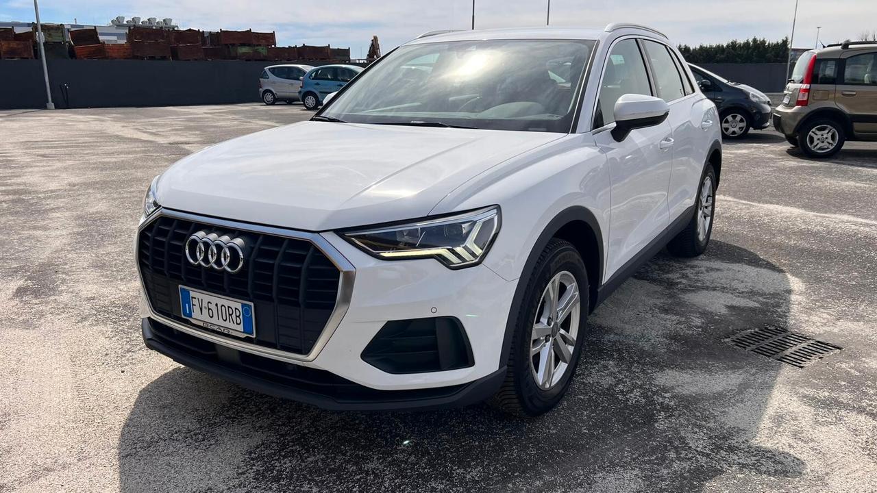 Audi Q3 2.0 TDI 150 CV S tronic line Edition