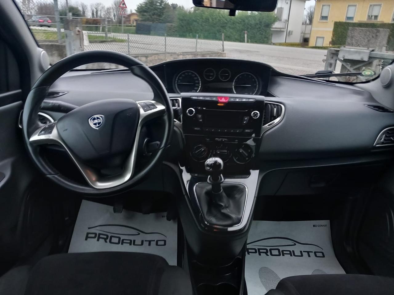 Lancia Ypsilon 0.9 TwinAir 85 CV 5 porte Metano Ecochic Gold