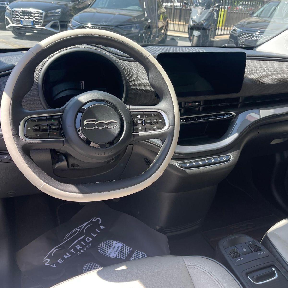 FIAT - 500 E - 500 La Prima Berlina