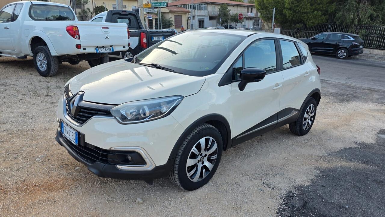 RENAULT CAPTUR dCi 8V 90 CV Life 2018 E6 € 9.500,00