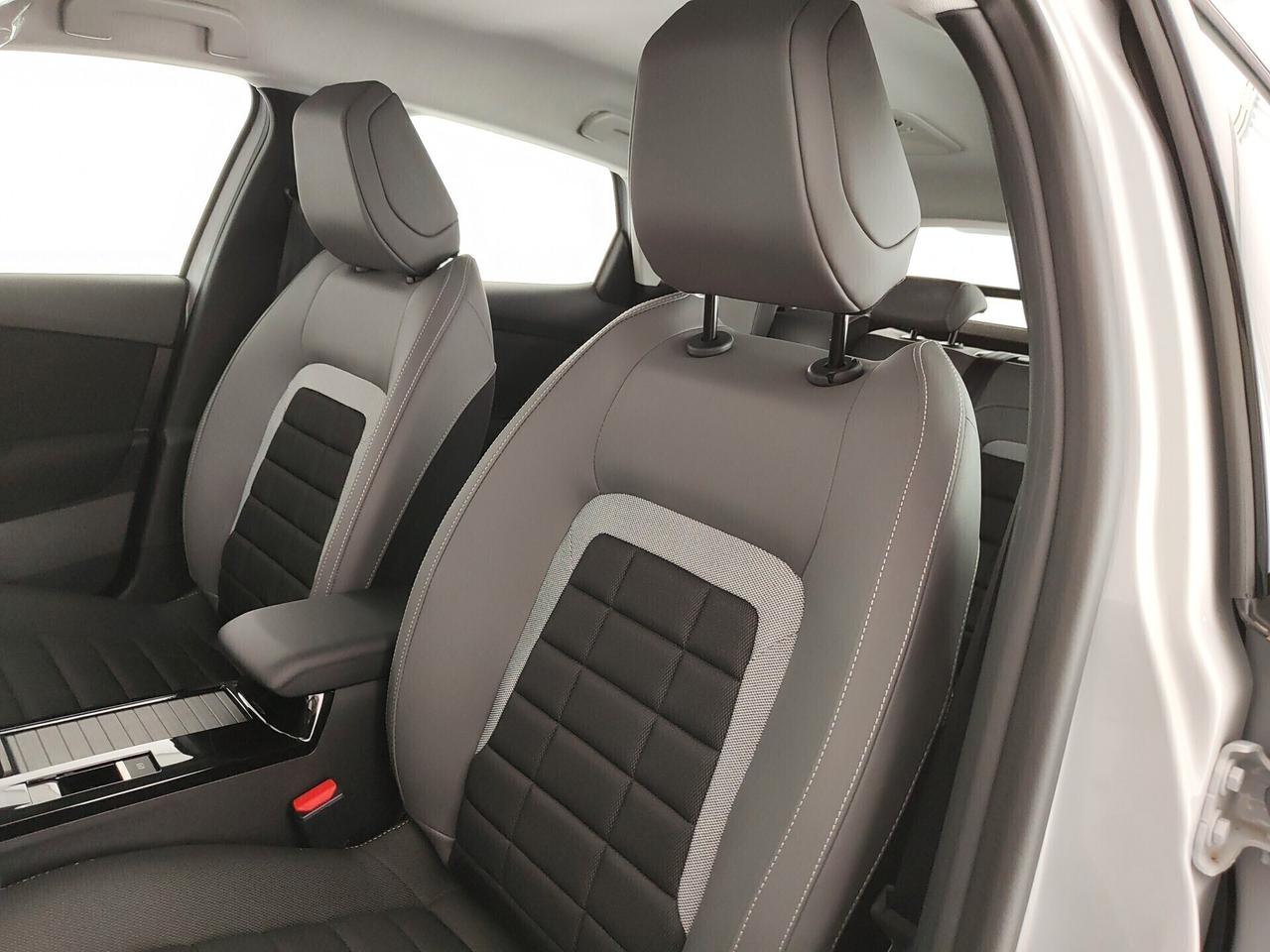 Citroen C4 Hybrid 136 e-DCS6 Plus