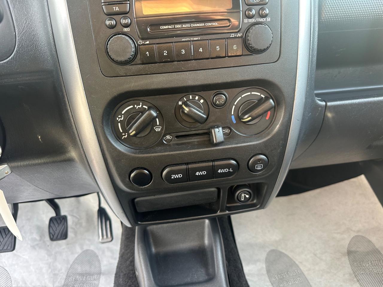 Suzuki Jimny 1.3i 85CV 4WD UNICO PROPRIETARIO