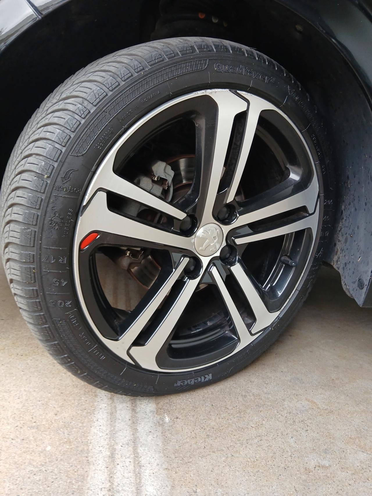 Peugeot 208 GT LINE
