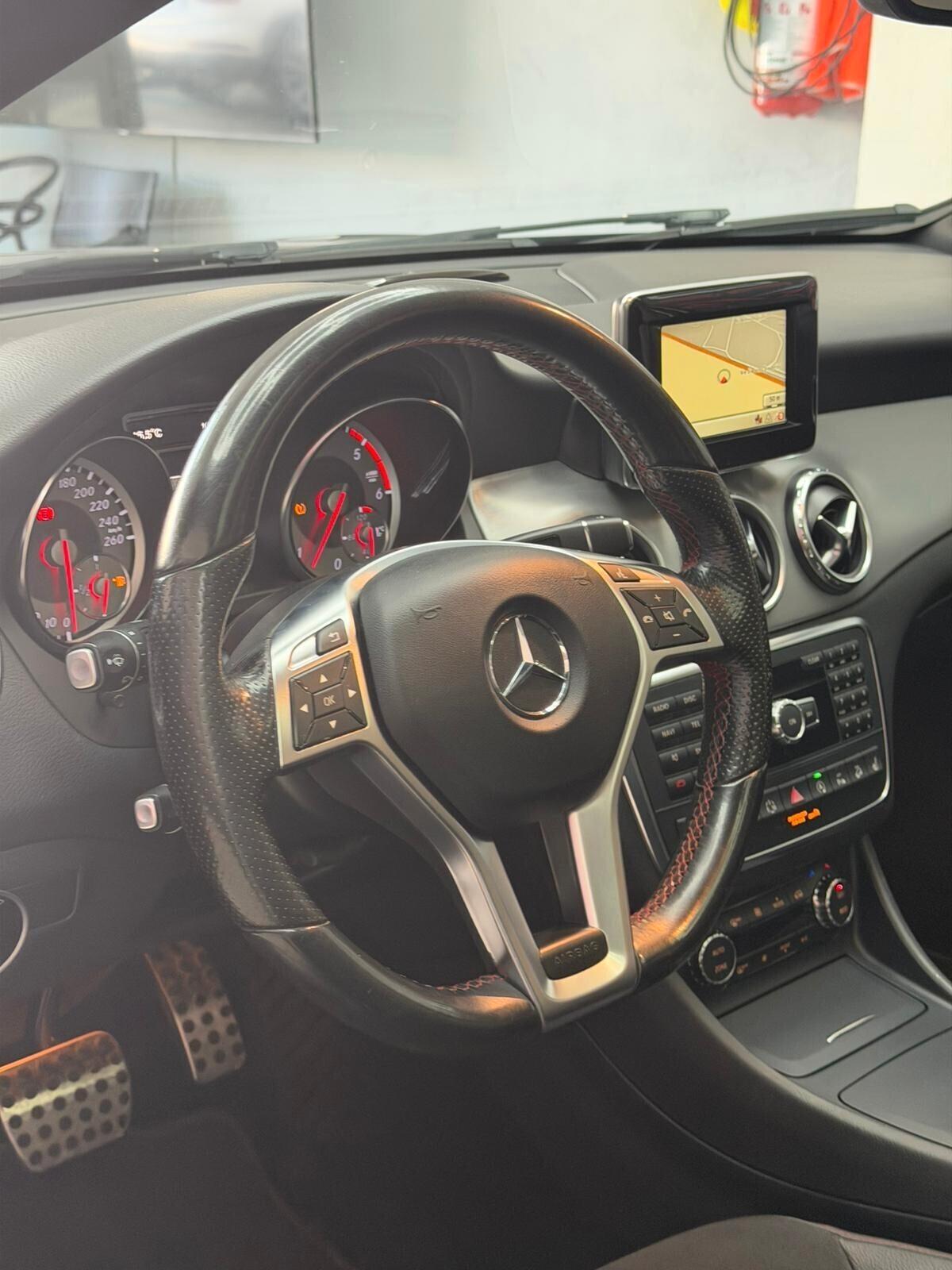 Mercedes-benz GLA 220 CDI Automatic Premium