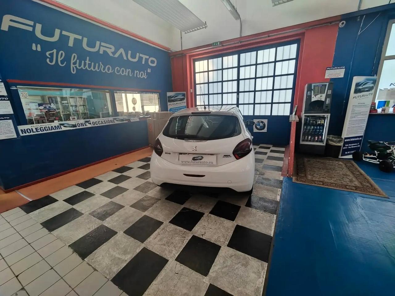 Peugeot 208 PureTech 82 5 porte Allure