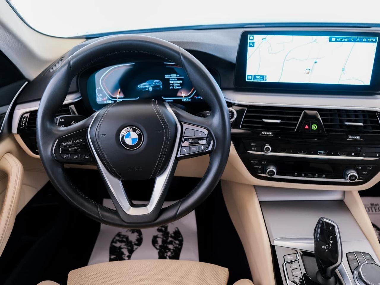 BMW 518d Touring mhev 48V auto