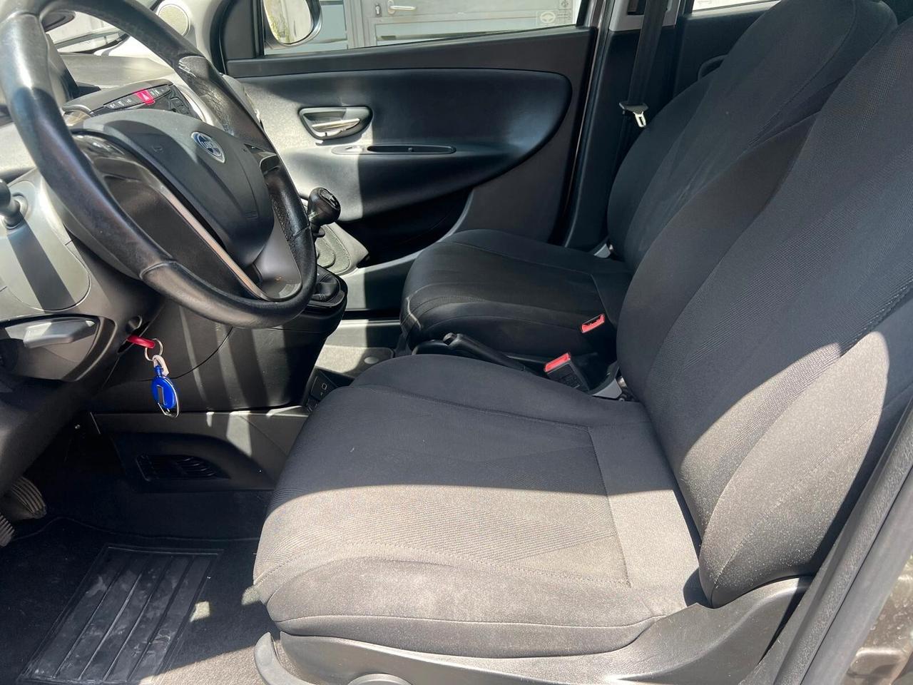 Lancia Ypsilon 1.2 69 CV 5 porte Platinum