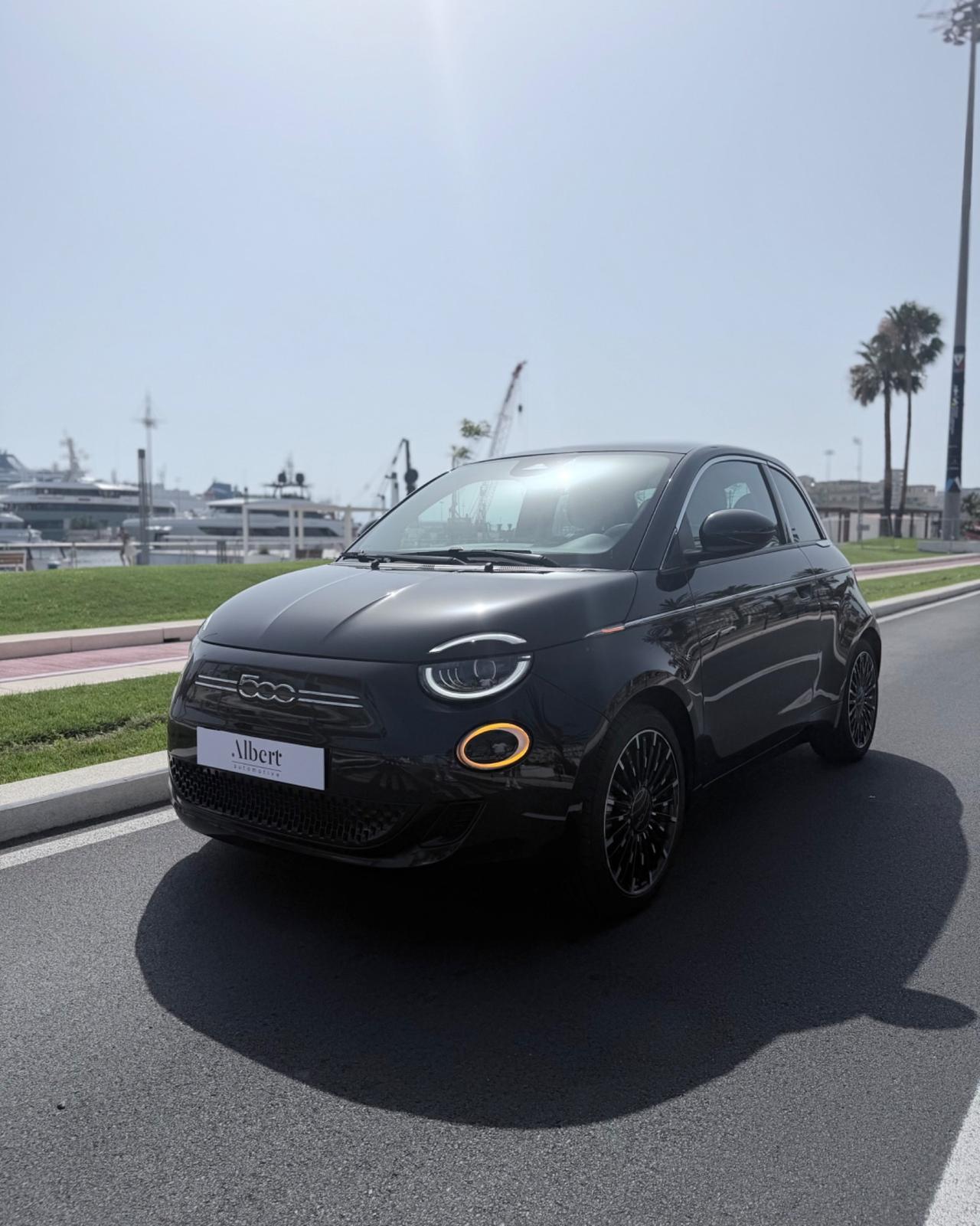 Fiat 500 500e Berlina 42 kWh La Prima