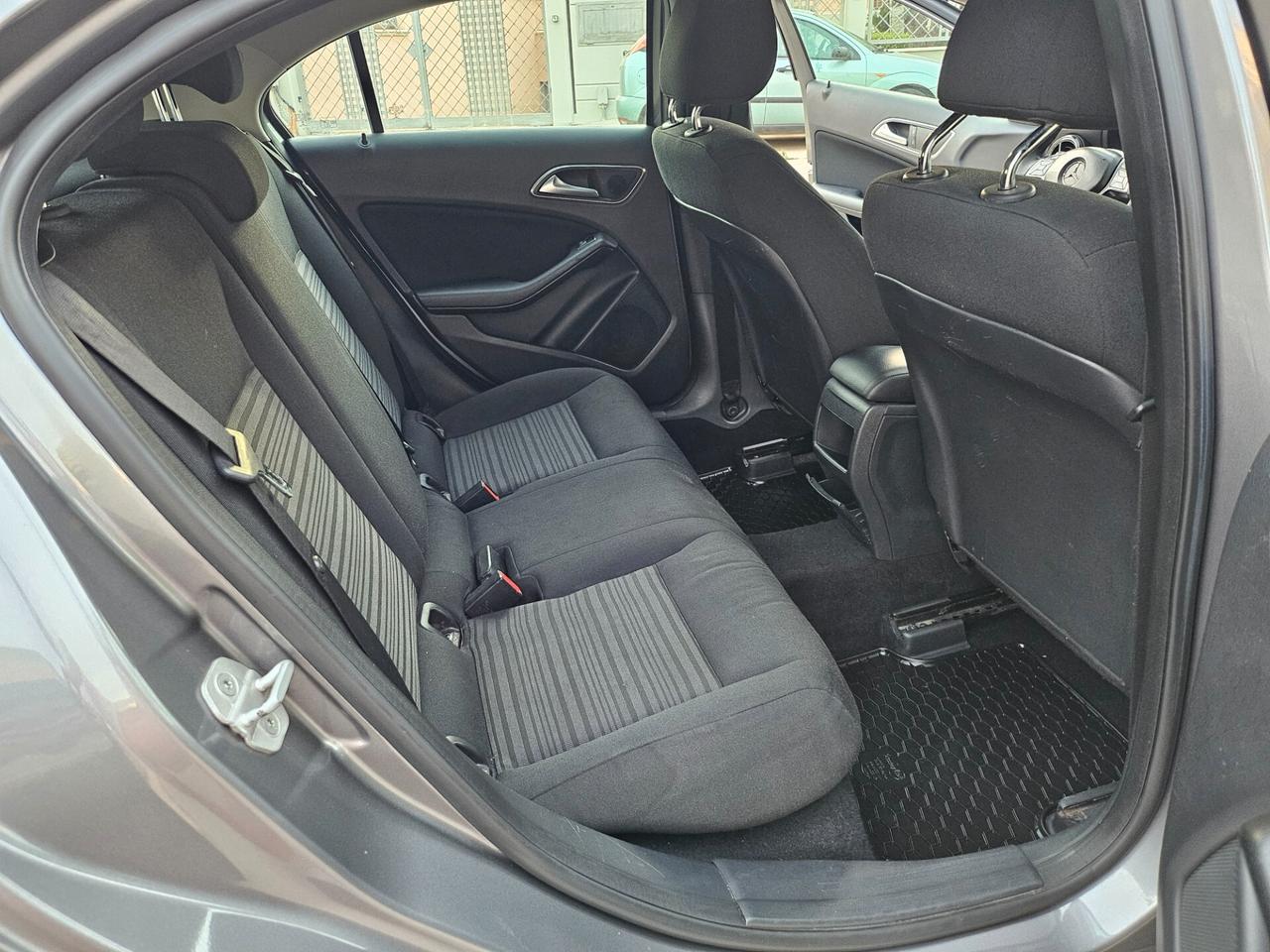 Mercedes-Benz A-Klasse A 180 CDI BlueEfficiency Edition Standard