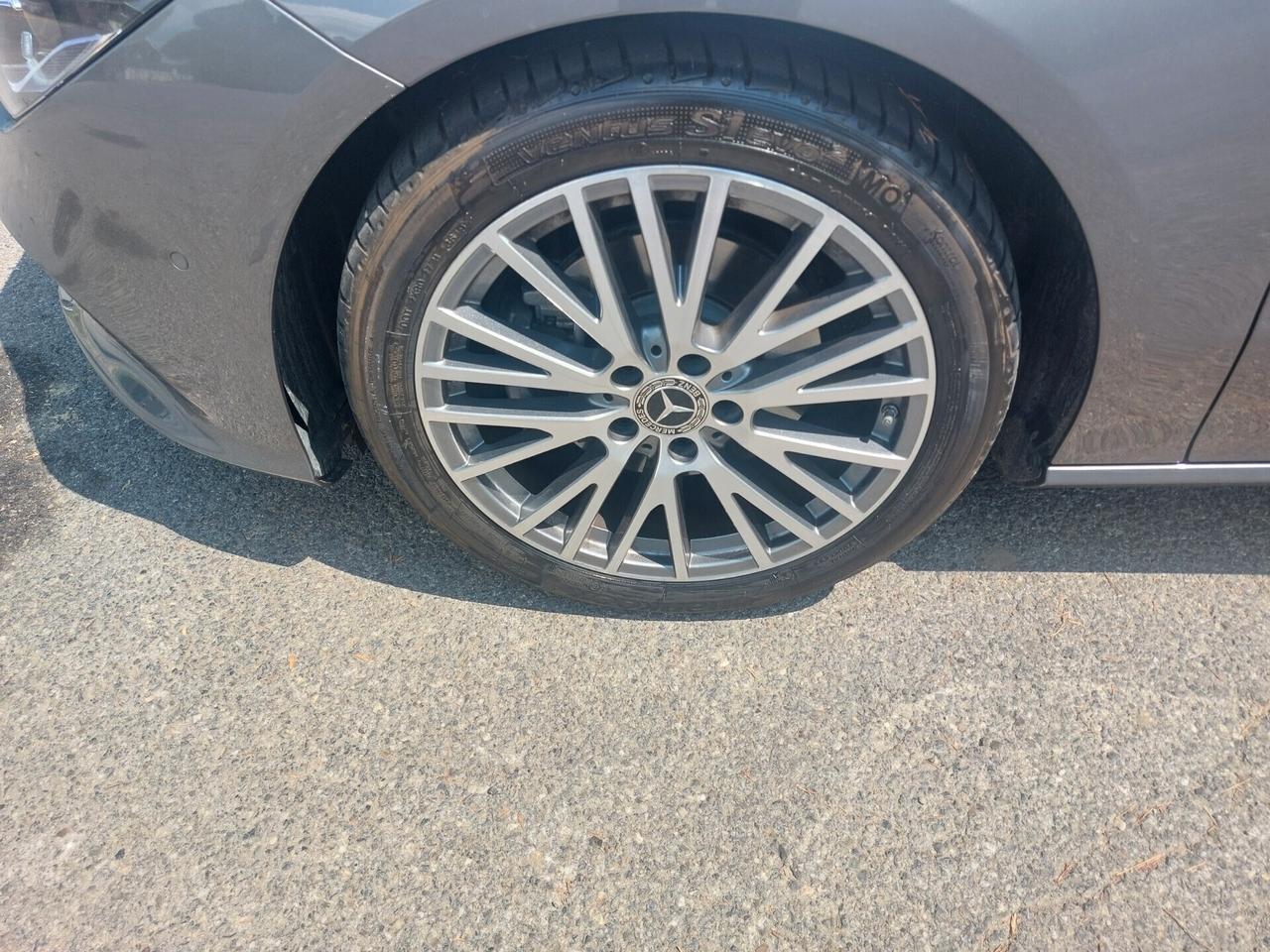 Mercedes-benz CLA 200 D automatico s .brake executive Km 2549 originali